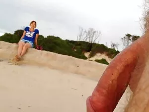 Piękna, rozbiera się ...